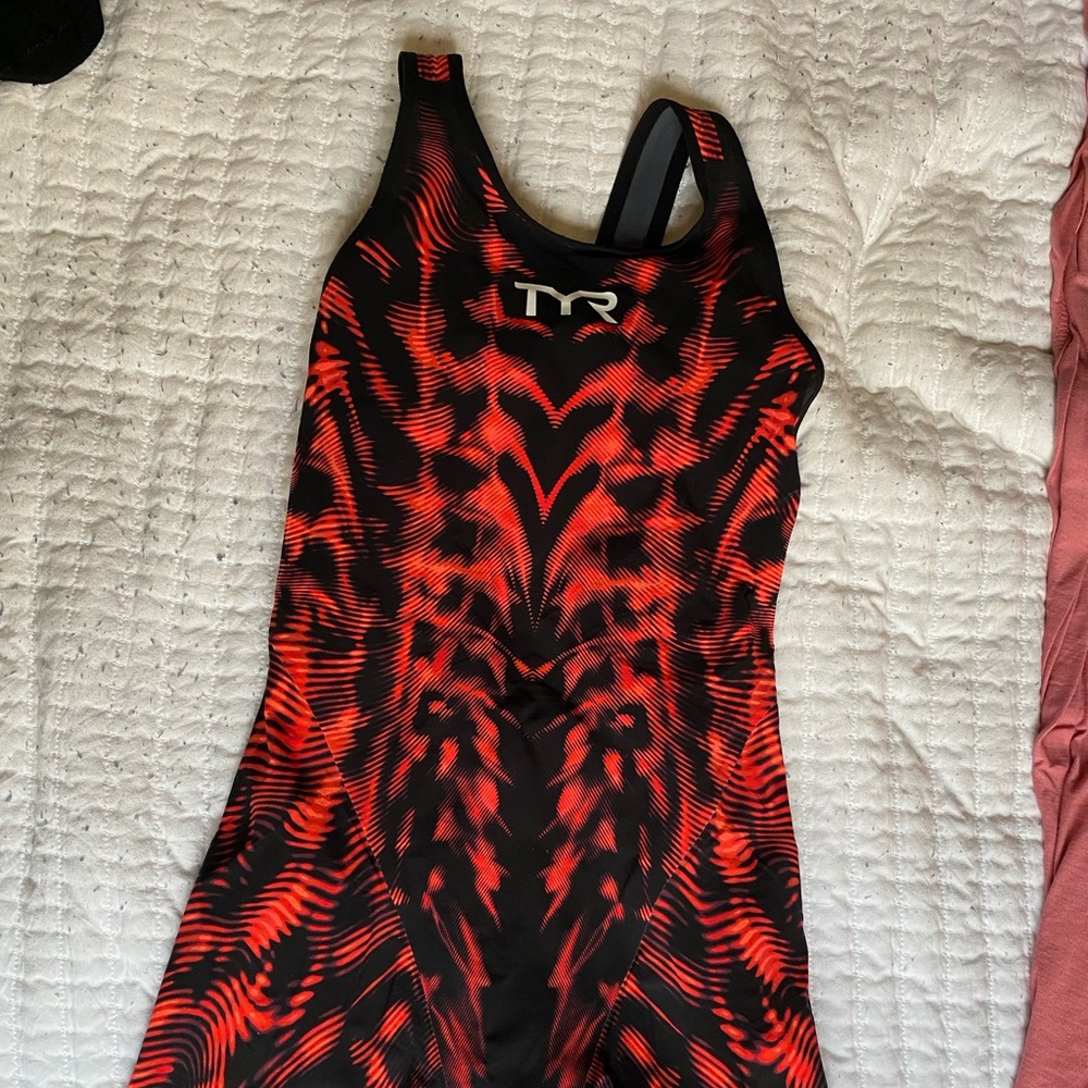TYR Venzo. Genies is Open Back Plasma 233